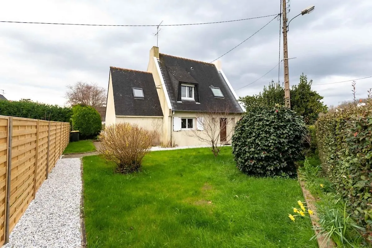 Le Dolmen Villa Crach 0*,
